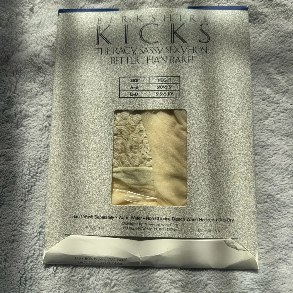 Berkshire Kicks Silky‎ Sheet Lace Top Stockings - Ivory Size A-B